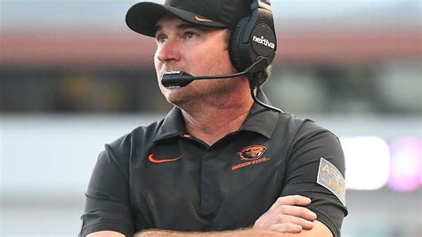 Oregon State AD says keeping coach Jonathan Smith is top priority